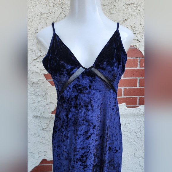 Large fit Medium? Intimately FREE PEOPLE Low Key Crushin Velvet Maxi Dress BLUE - Picture 5 of 16